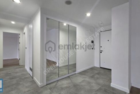 Flat 24'te Ebeveyn Banyolu, Kapalı Mutfaklı 2+1 Satılık Daire