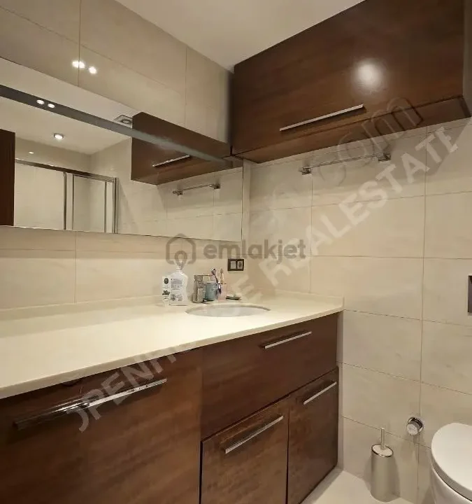 Göktürk İz Evler Sitesi'nde Ara Kat Çift Cephe 2+1 Satılık Daire