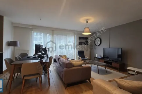 Göktürk İz Evler Sitesi'nde Ara Kat Çift Cephe 2+1 Satılık Daire