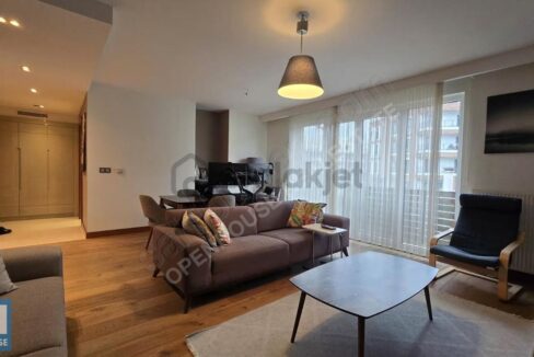 Göktürk İz Evler Sitesi'nde Ara Kat Çift Cephe 2+1 Satılık Daire