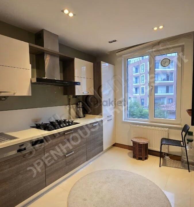 Göktürk İz Evler Sitesi'nde Ara Kat Çift Cephe 2+1 Satılık Daire