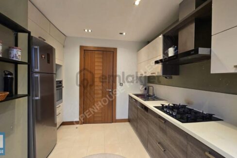 Göktürk İz Evler Sitesi'nde Ara Kat Çift Cephe 2+1 Satılık Daire