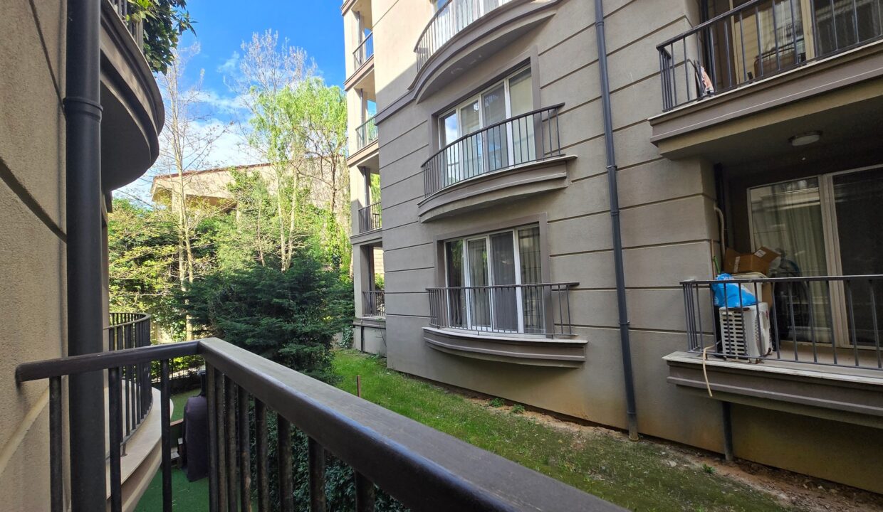 Göktürk Saklıbahçe Sitesi'nde Önü Açık Ara Kat 4+1 Satılık Daire