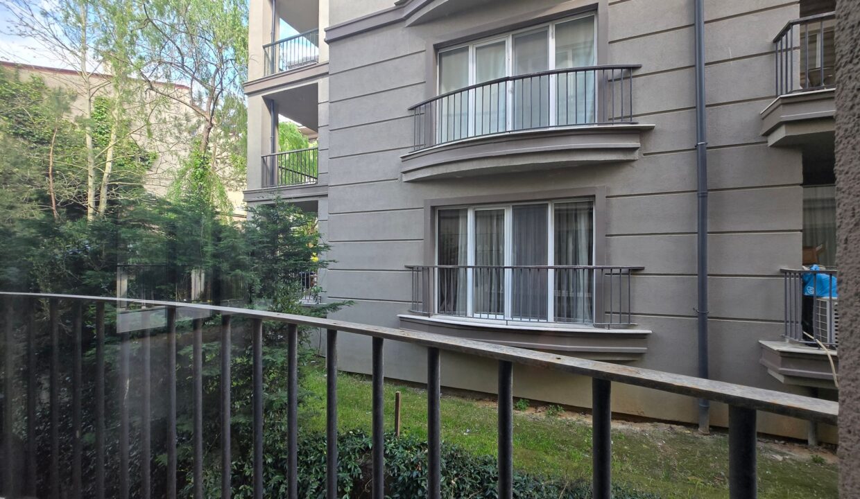 Göktürk Saklıbahçe Sitesi'nde Önü Açık Ara Kat 4+1 Satılık Daire