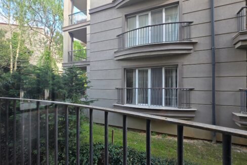 Göktürk Saklıbahçe Sitesi'nde Önü Açık Ara Kat 4+1 Satılık Daire