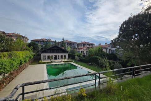 Göktürk Saklıbahçe Sitesi'nde Önü Açık Ara Kat 4+1 Satılık Daire