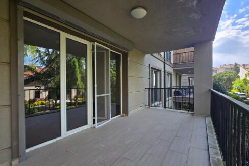 Göktürk Saklıbahçe Sitesi'nde Önü Açık Ara Kat 4+1 Satılık Daire