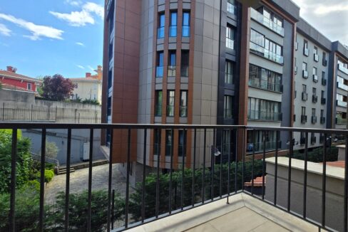 Göktürk Saklıbahçe Sitesi'nde Önü Açık Ara Kat 4+1 Satılık Daire
