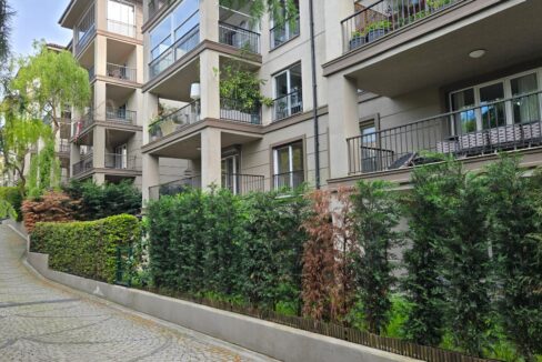 Göktürk Saklıbahçe Sitesi'nde Önü Açık Ara Kat 4+1 Satılık Daire