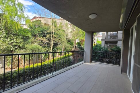 Göktürk Saklıbahçe Sitesi'nde Önü Açık Ara Kat 4+1 Satılık Daire