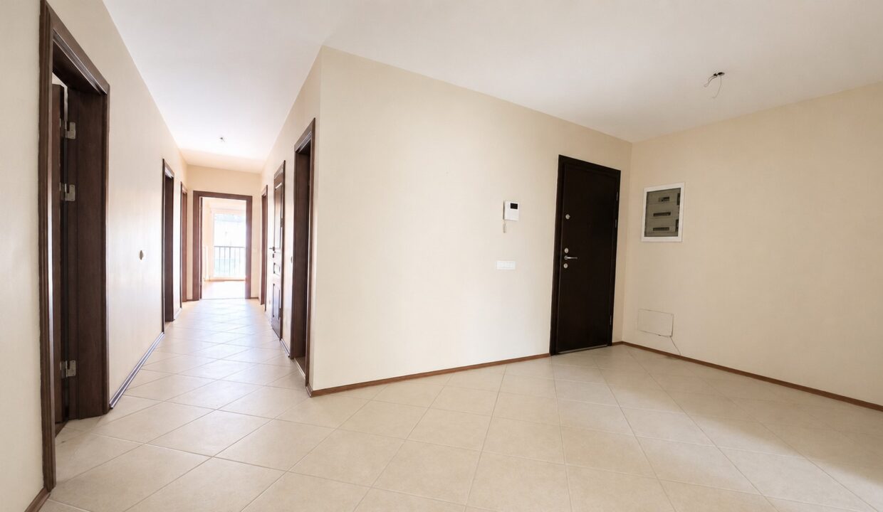Göktürk Saklıbahçe Sitesi'nde Önü Açık Ara Kat 4+1 Satılık Daire