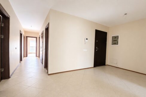 Göktürk Saklıbahçe Sitesi'nde Önü Açık Ara Kat 4+1 Satılık Daire