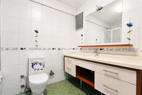 Göktürk Saklıbahçe Sitesi'nde Önü Açık Ara Kat 4+1 Satılık Daire