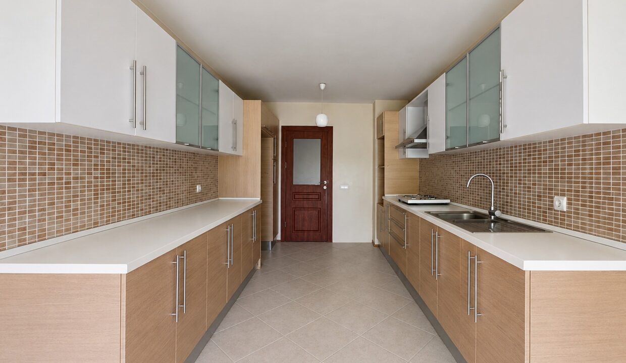 Göktürk Saklıbahçe Sitesi'nde Önü Açık Ara Kat 4+1 Satılık Daire