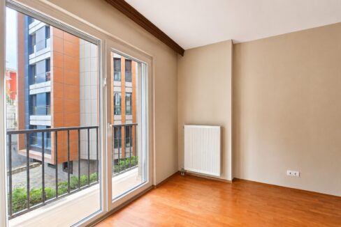 Göktürk Saklıbahçe Sitesi'nde Önü Açık Ara Kat 4+1 Satılık Daire