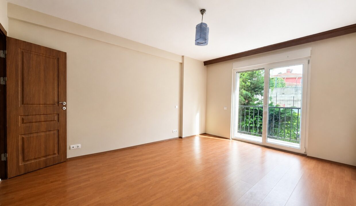 Göktürk Saklıbahçe Sitesi'nde Önü Açık Ara Kat 4+1 Satılık Daire