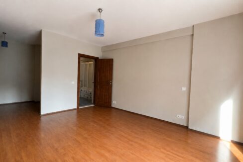 Göktürk Saklıbahçe Sitesi'nde Önü Açık Ara Kat 4+1 Satılık Daire
