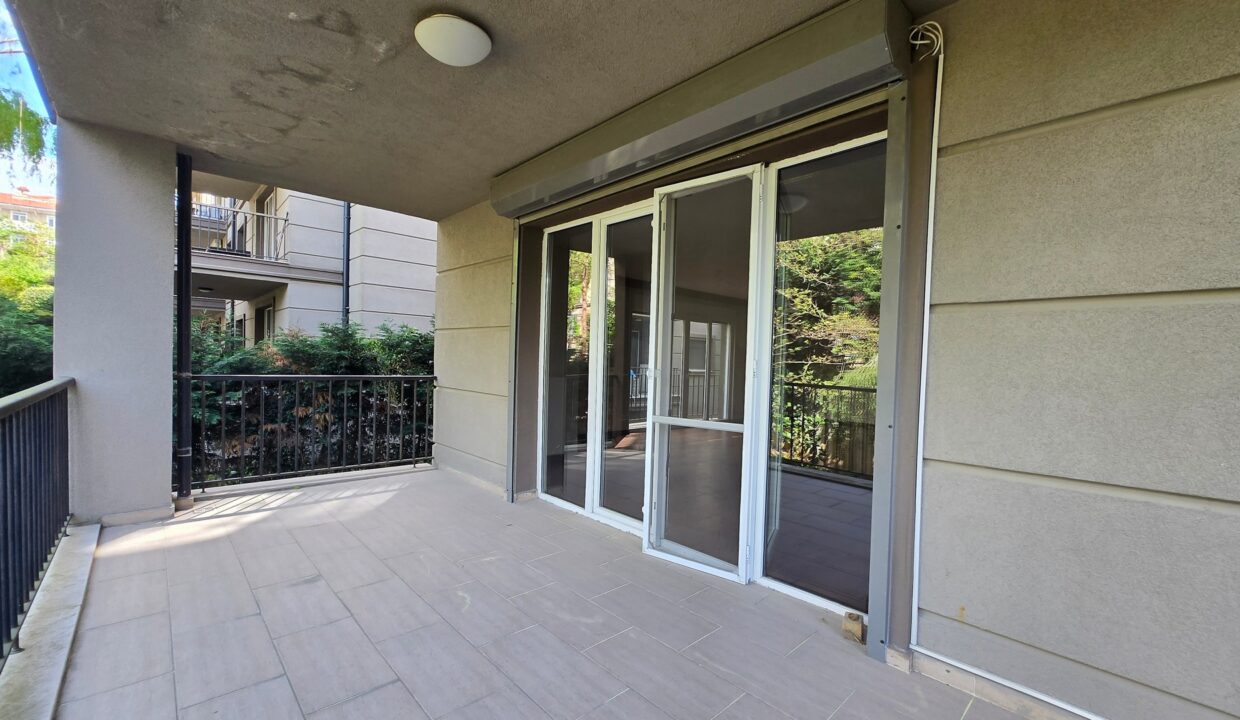 Göktürk Saklıbahçe Sitesi'nde Önü Açık Ara Kat 4+1 Satılık Daire