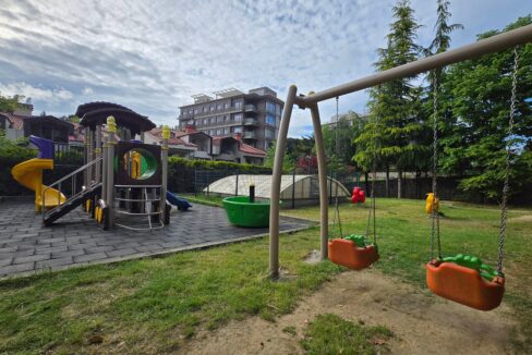 Göktürk Saklıbahçe Sitesi'nde Önü Açık Ara Kat 4+1 Satılık Daire