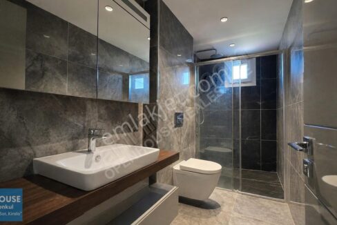 Openhouse'dan Göktürk Neva Suites'de Satılık 2+1 Ara Kat Daire