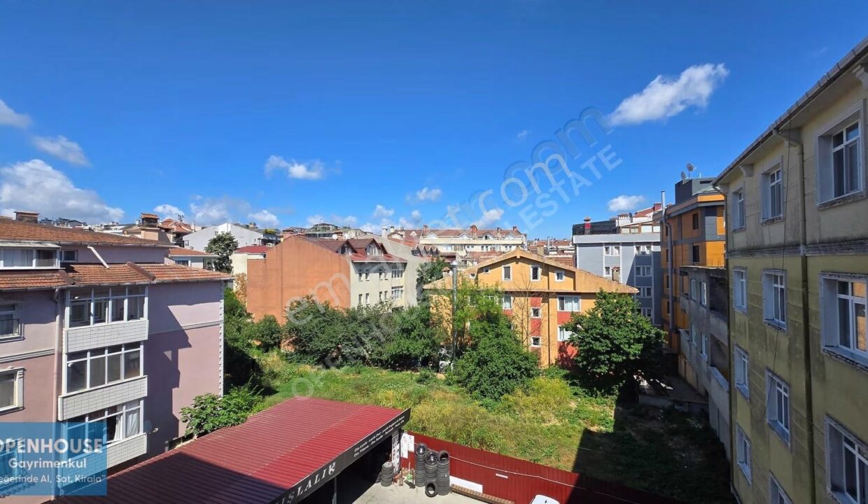 Openhouse'dan Göktürk Neva Suites'de Satılık 2+1 Ara Kat Daire